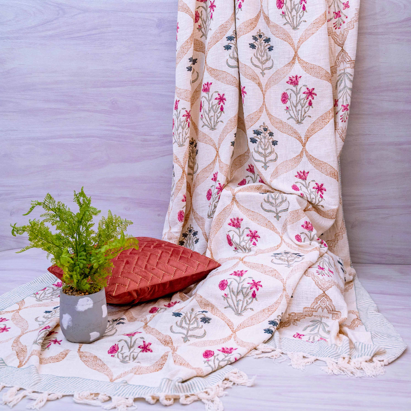 Floral handloom throws by Home 360