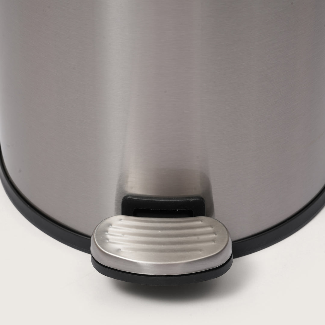 European Silver Stainless Steel Pedal Dustbin - Round Step Trash Can
