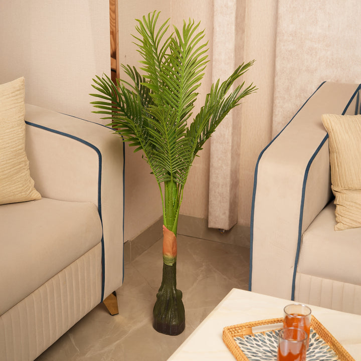 Architectural Tropical Accents in Sleek Contemporary Base