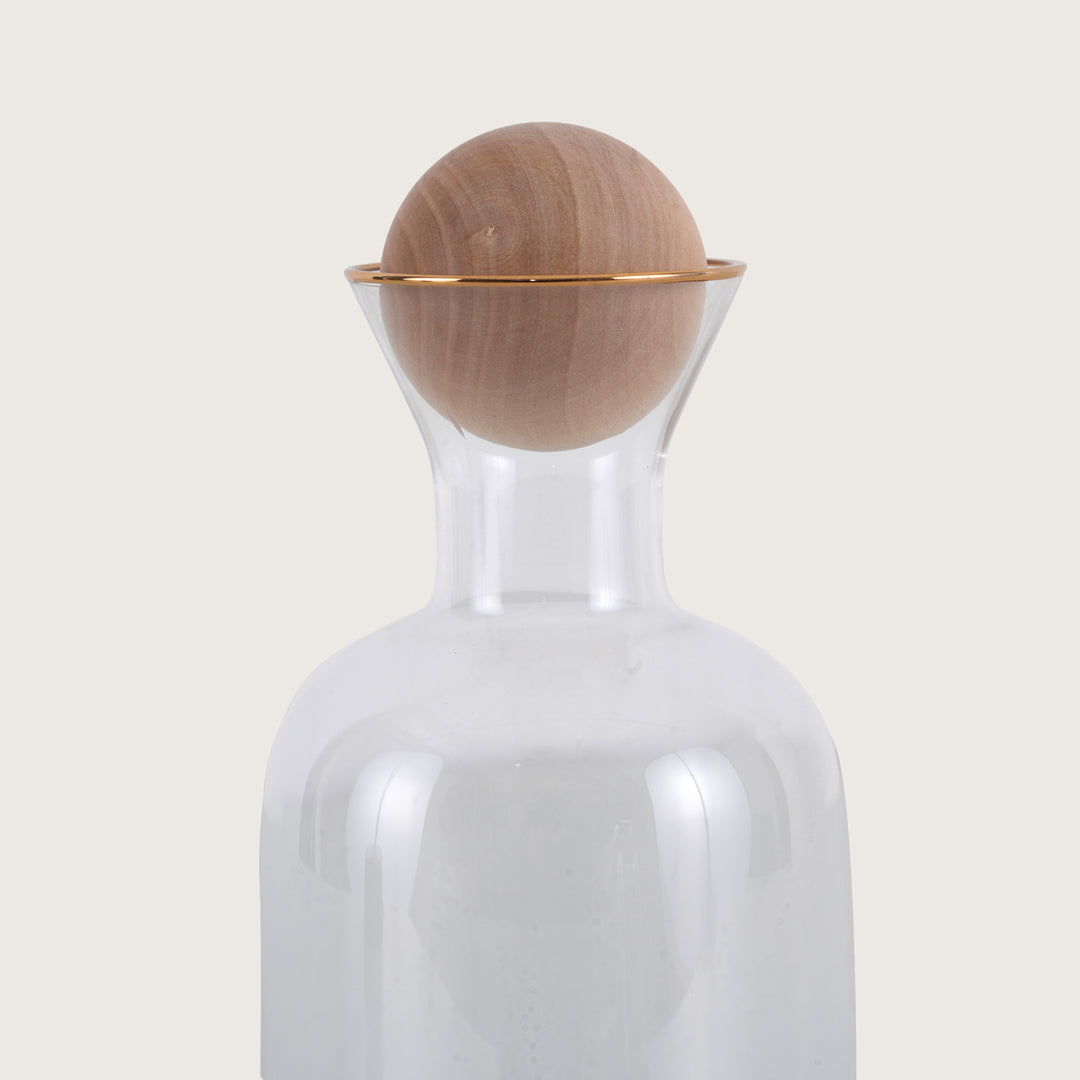 Modern 1.5L Glass Pitcher with Round Wooden Lid & Gold Trim