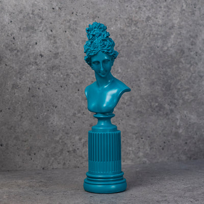 Decorative statue by Home 360