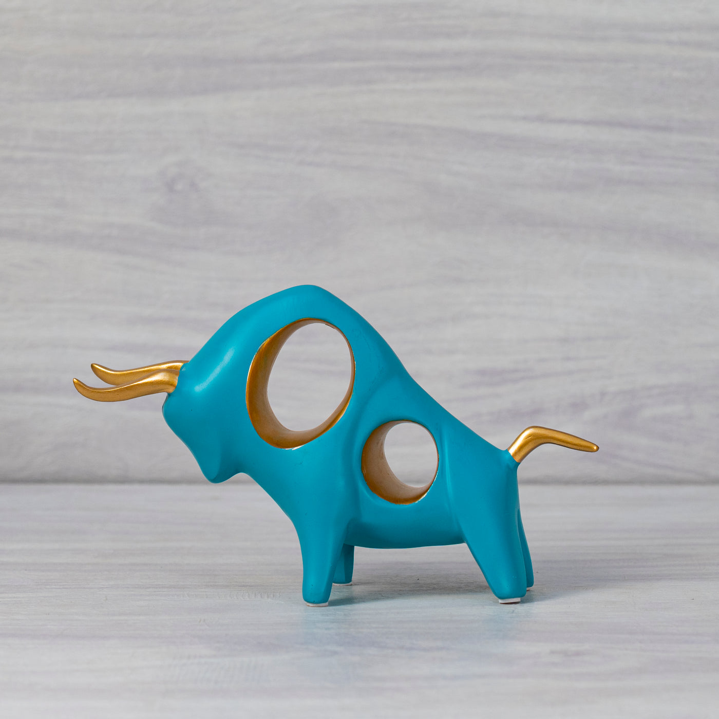 Blue bull decorative piece by Home 360