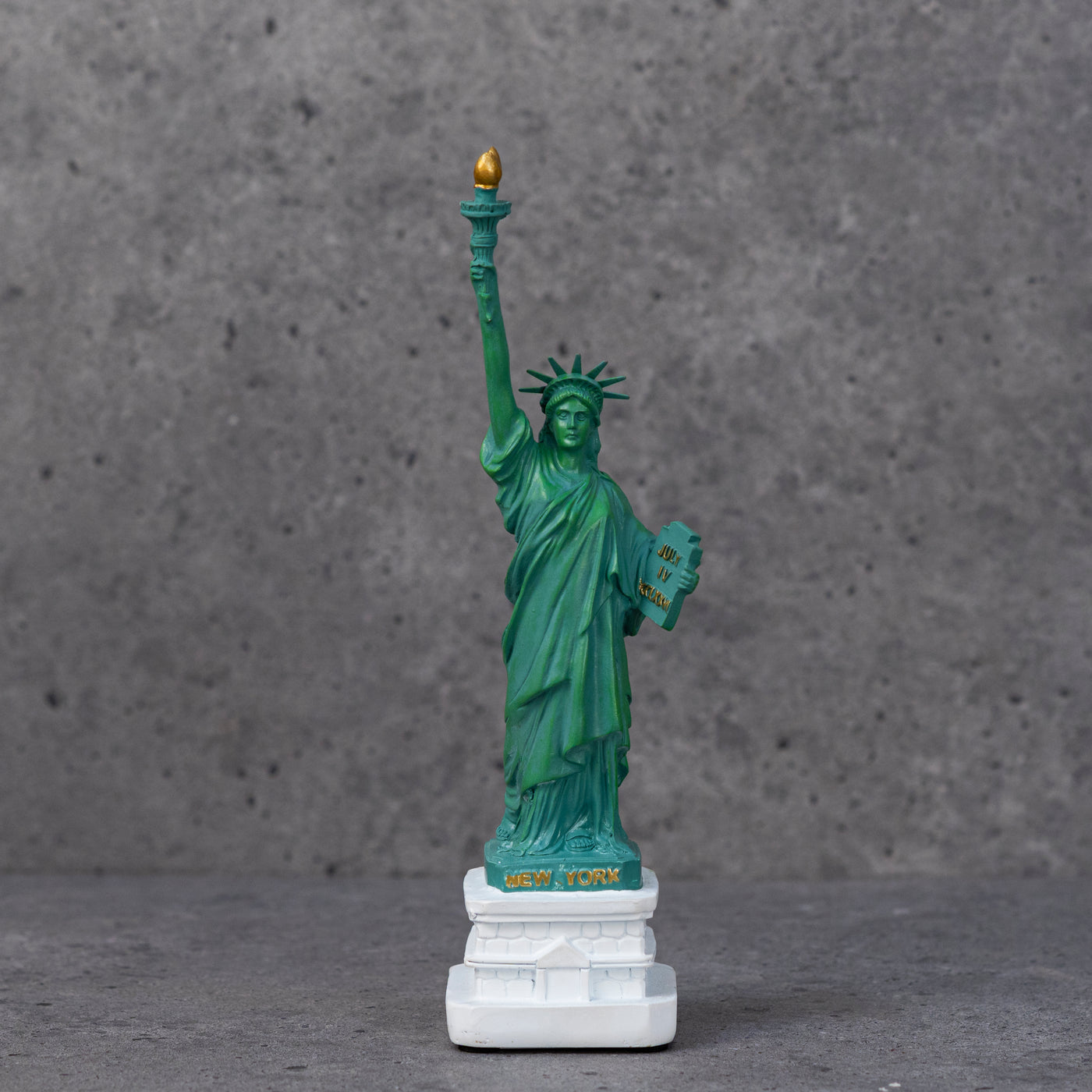 Statue of liberty statue by Home 360