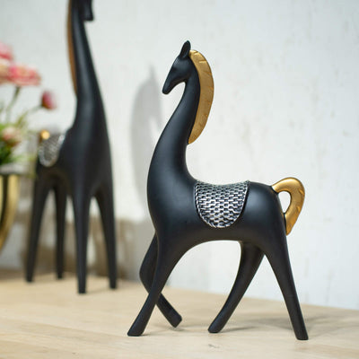 Black horse center piece by Home 360
